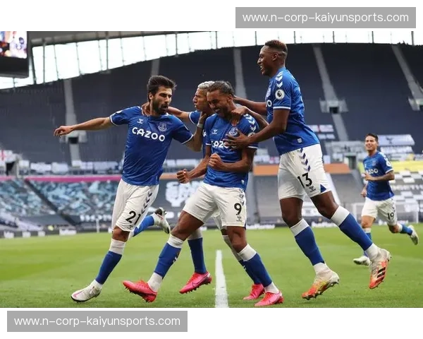 蓝色的风暴与加利西亚的星光：当亨克遇见塞尔塔，一场关于足球灵魂的博弈